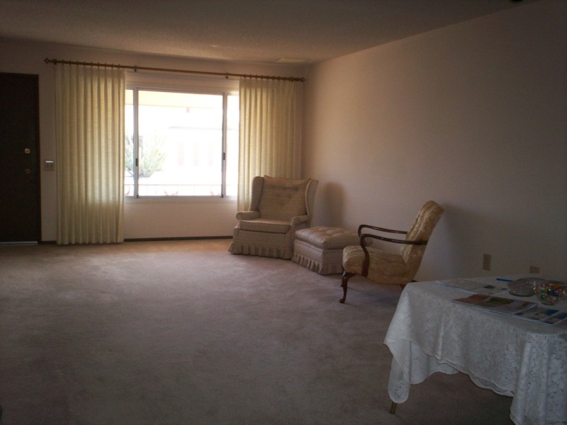 living room w/ attach dining rm