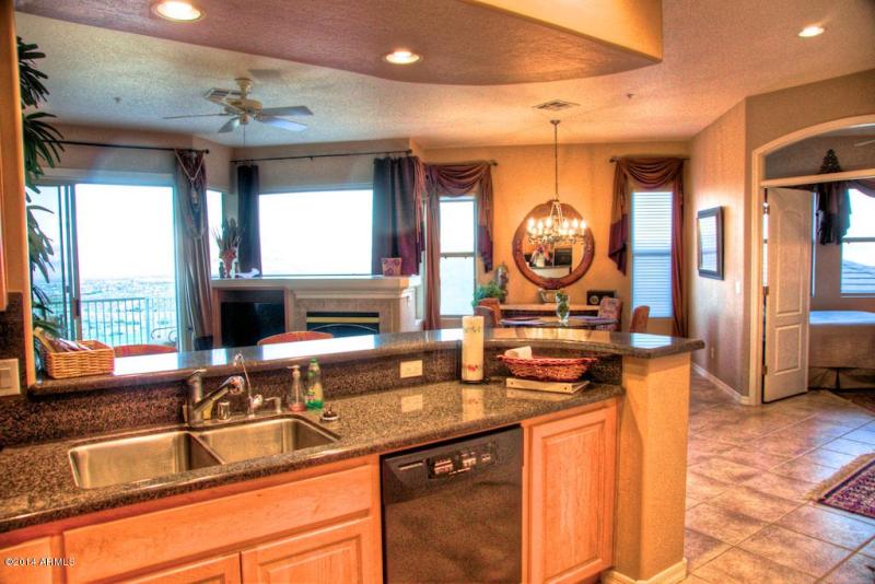 breakfastt bar into greatroom