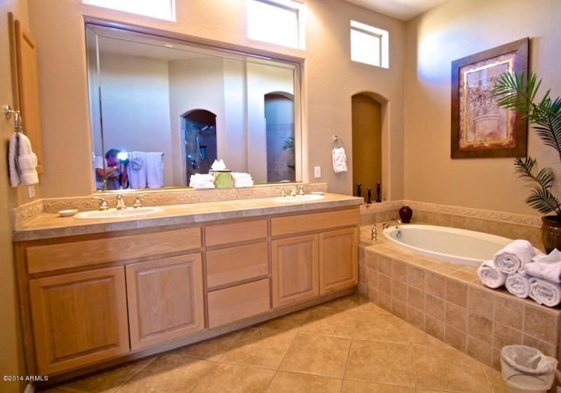 MASTER BATH, SOAKING TUB