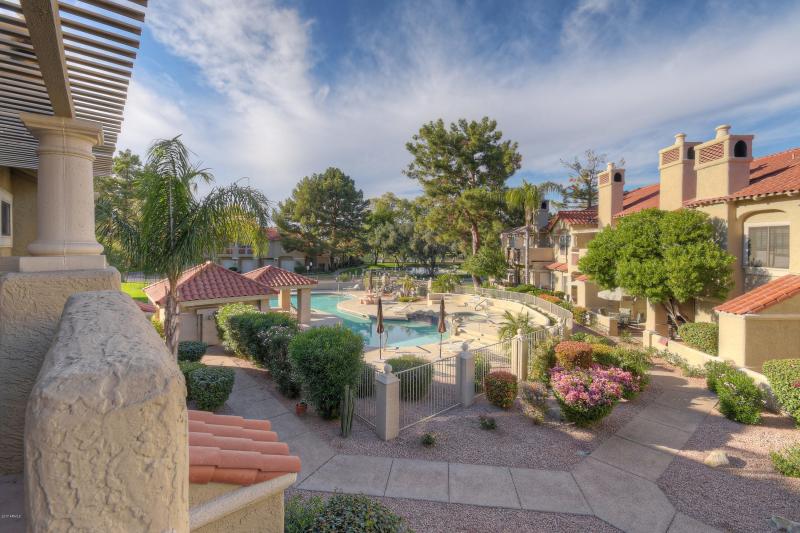 8300 E Via De Ventura 1006-MLS_Size-017-