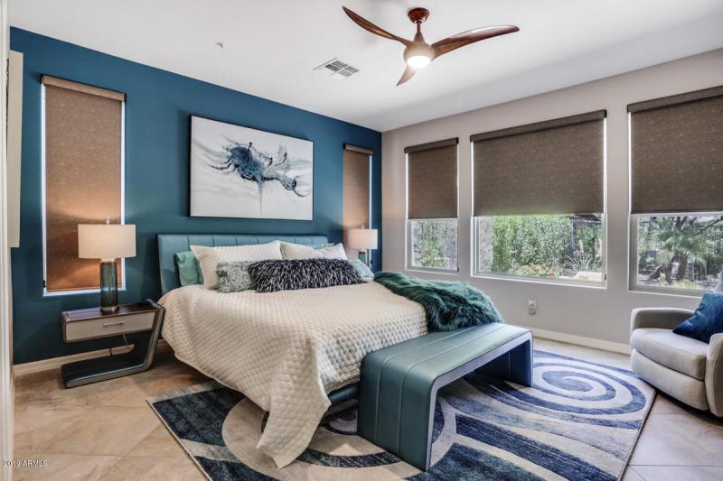 SPACIOUS MASTER BEDROOM