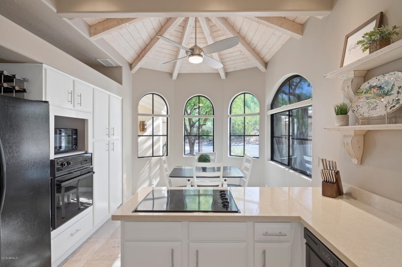 Upgraded Kitchen Casual Dinnin