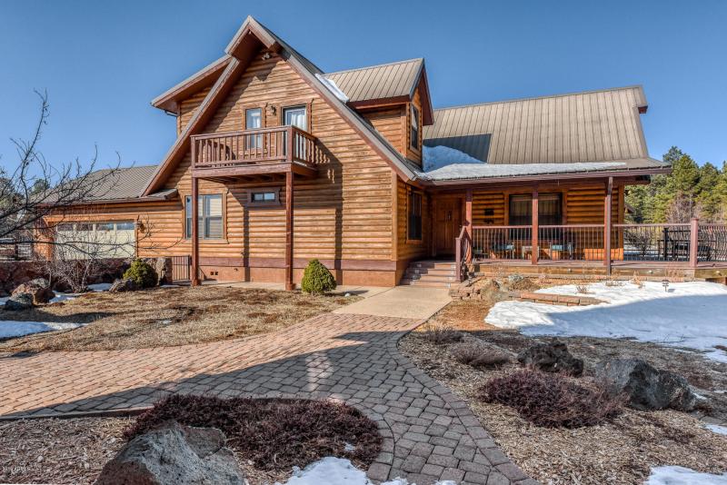 8950 W Antoinette Way-0046