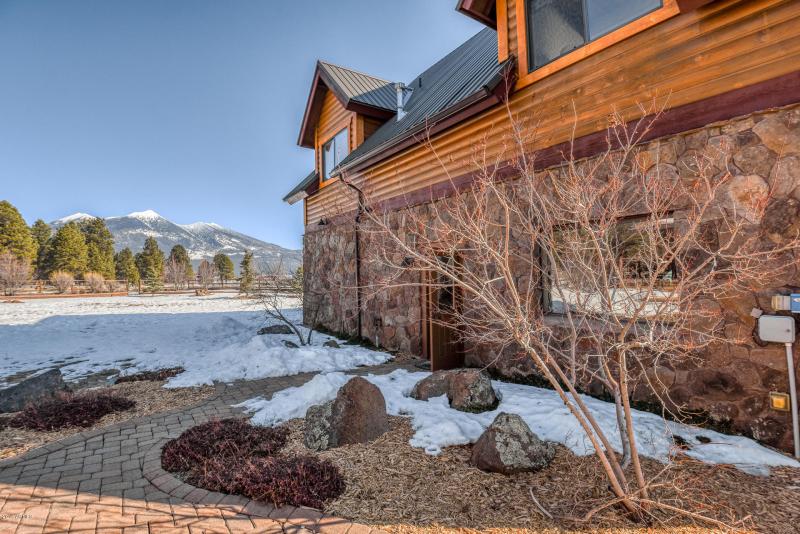 8950 W Antoinette Way-0057