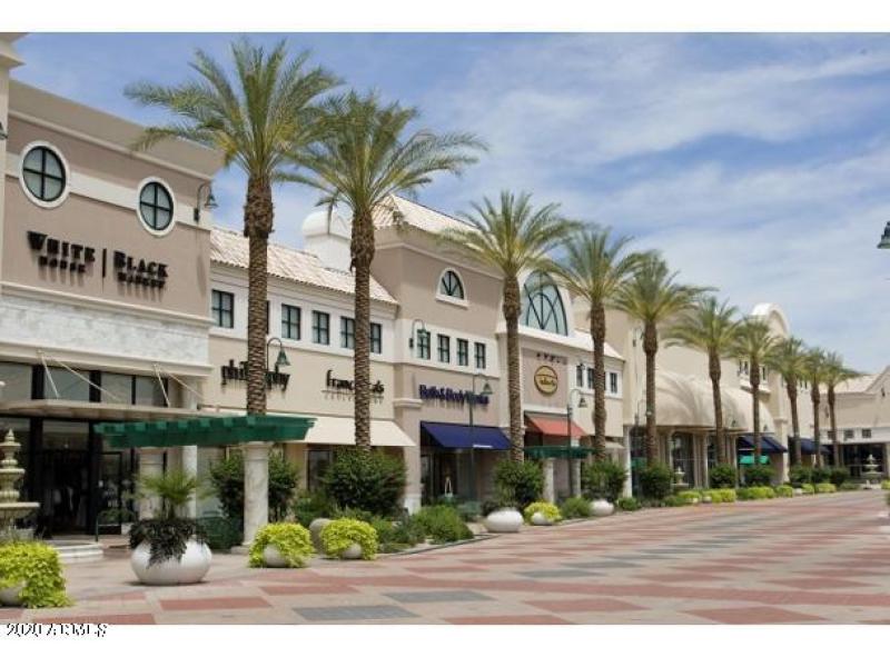 Dana-Park-Shopping_0e475305-5056-a36a-09