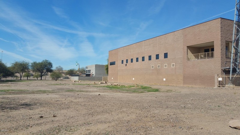 BuildingPhoto