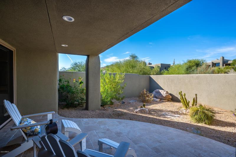 10071EGraythornDr-32