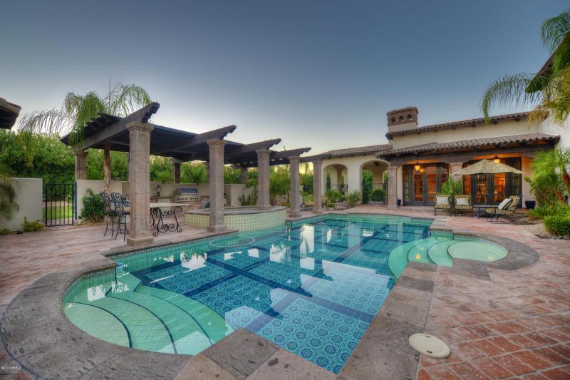 CRYSTAL BLUE POOL, SPA, LARGE DECK