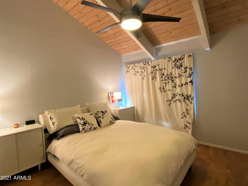 Bedroom with Queen Bed