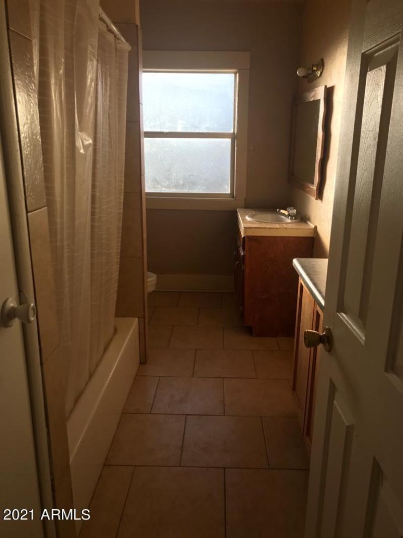 1165 10th bathroom unit 3