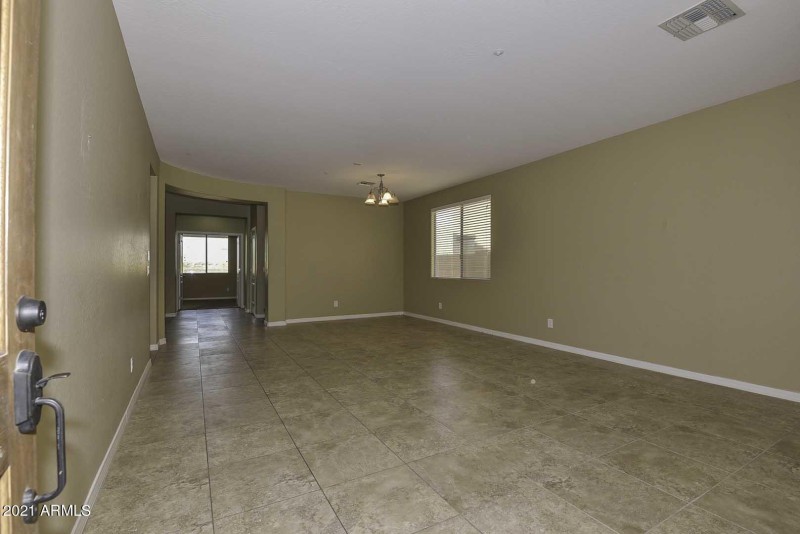 Foyer-Living Room
