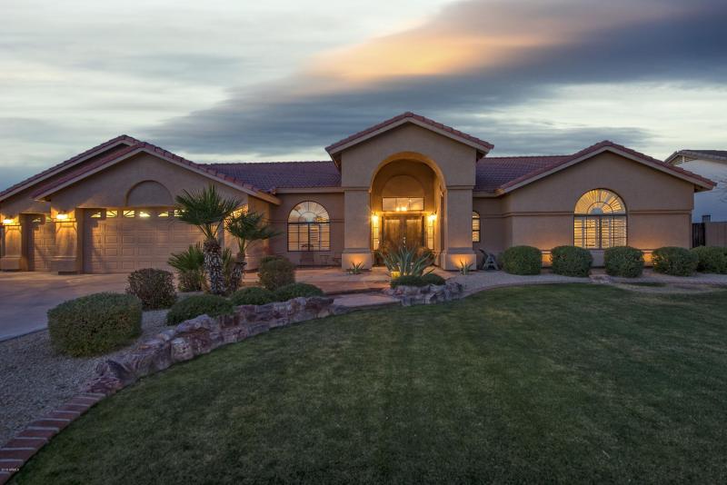 003_Gorgeous Curb Appeal