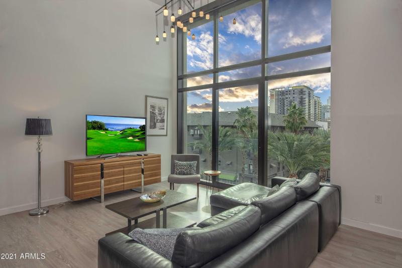 005_Living Area View