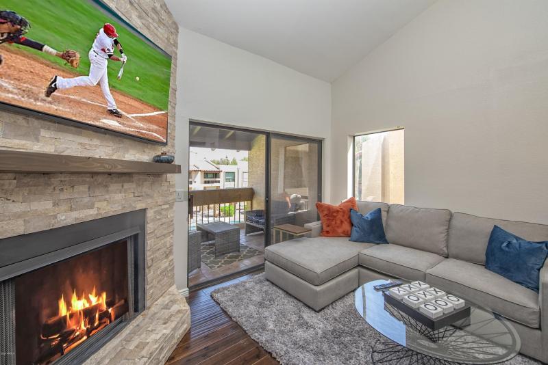 009_Living Room View