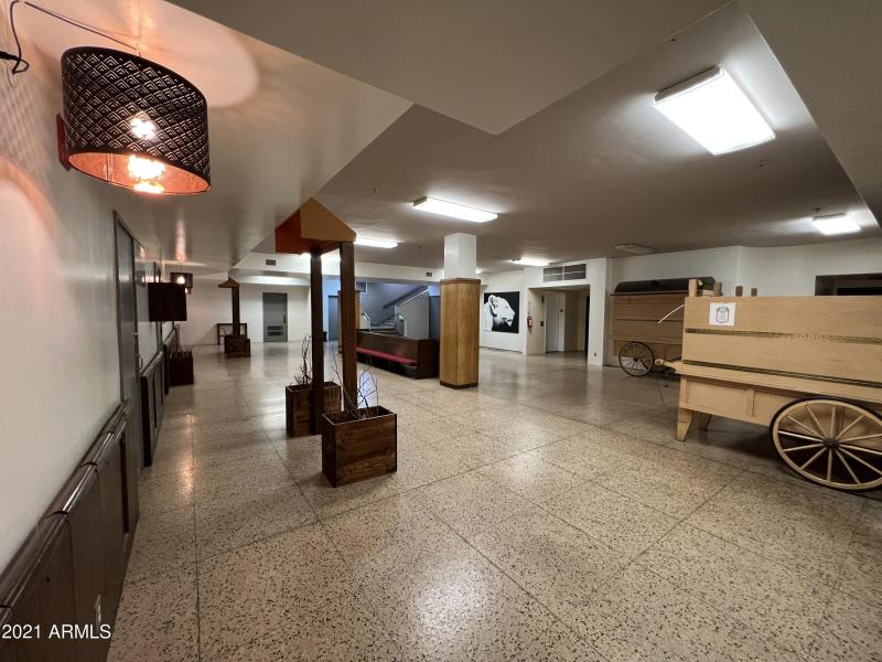 BASEMENT WITH KIOSKS