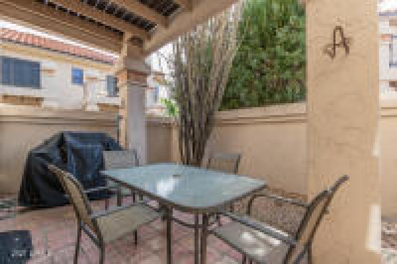 1187-dowstairs patio