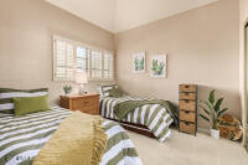 1187-guest bedroom