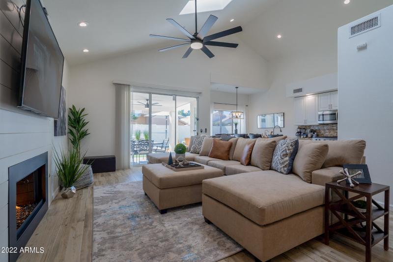 Vaulted Ceilings +Sky Lights