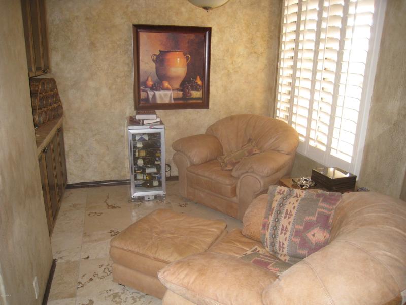 Kitchen Sitting Area