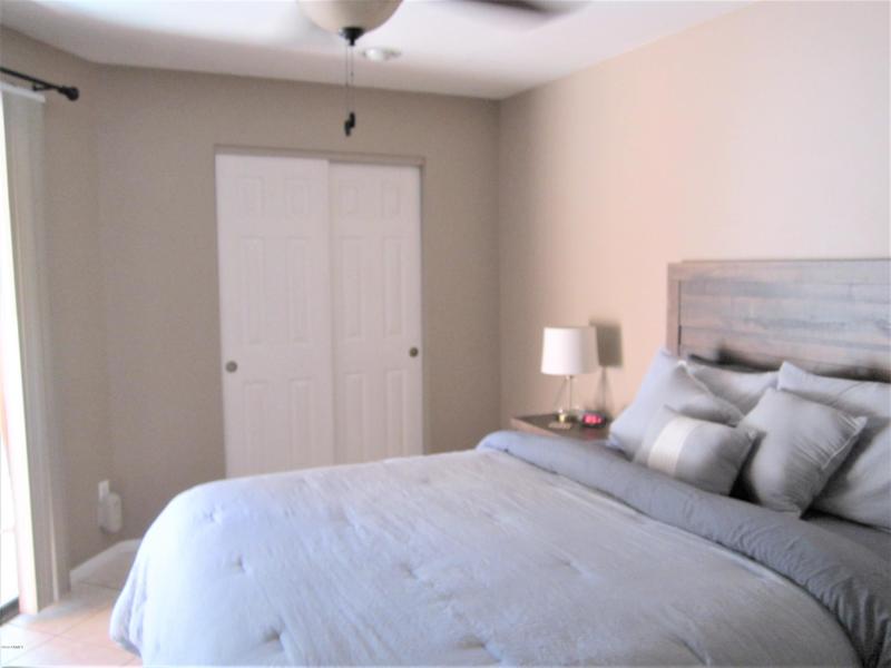 B11 U116 ATTRACTIVE LINENS & 2 CLOSETS