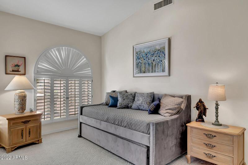 Den with Trundle Bed