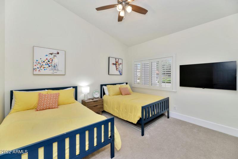 12823 N 78th St-large-017-019-12823 N 78