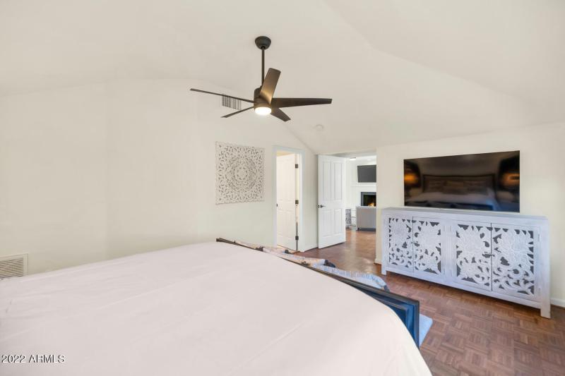 4219 N 62nd St-large-028-039-4219 N 62nd