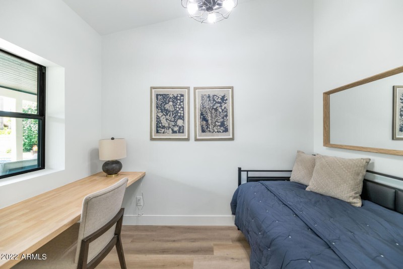 10333 E Caron St-large-015-017-10333 E C