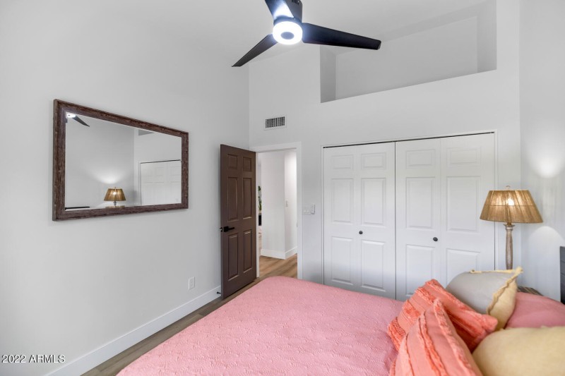 10333 E Caron St-large-023-025-10333 E C