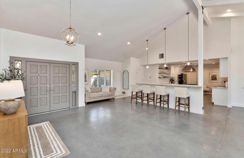 3411 E Valley Vista Ln-large-010-010-341