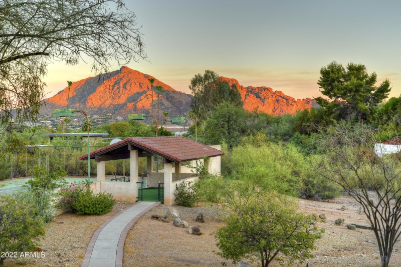 006_Sunset Camelback Views