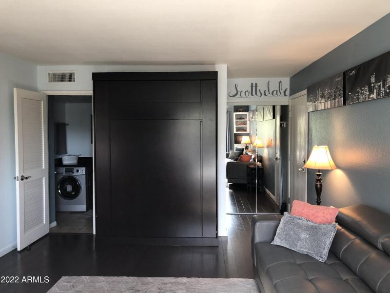 Murphy Bed Up (Queen)