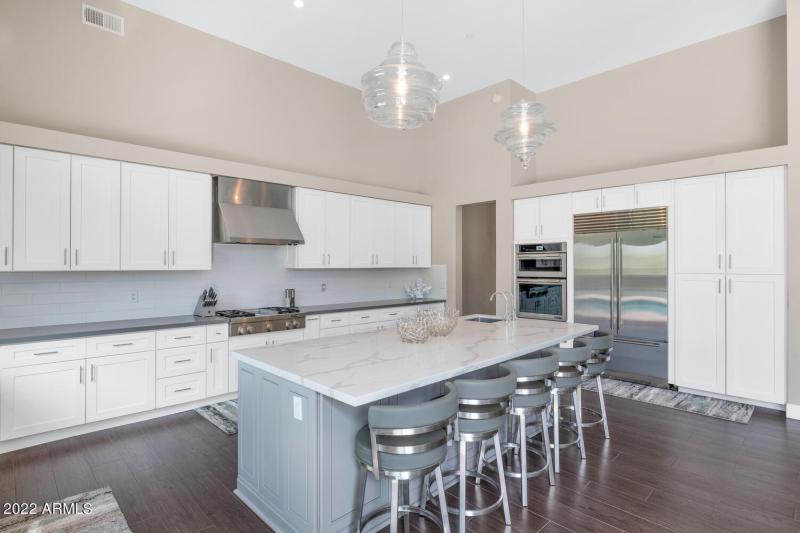 10195 E Cactus Rd-large-015-026-10195 E