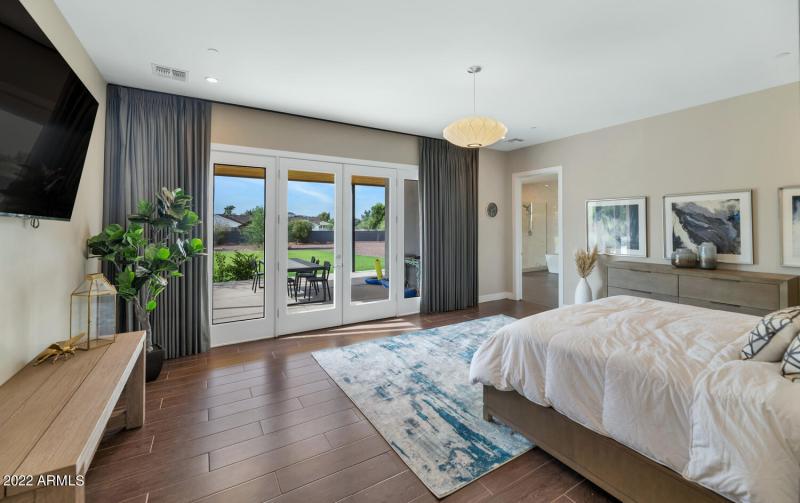 10195 E Cactus Rd-large-017-012-10195 E