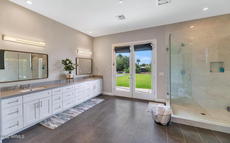 10195 E Cactus Rd-large-018-014-10195 E