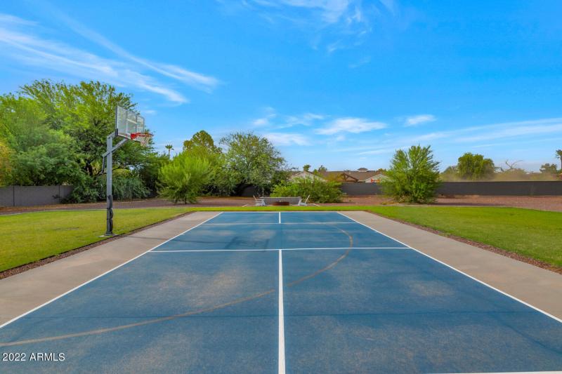 10195 E Cactus Rd-large-038-041-10195 E