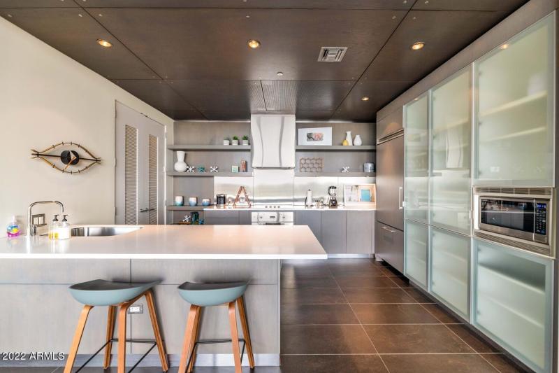 6850 E Main St-large-010-020-Hotel Valle