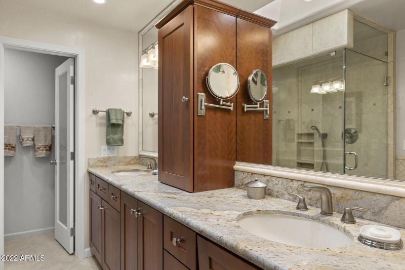 24_23010_N_86th_St__21_mls