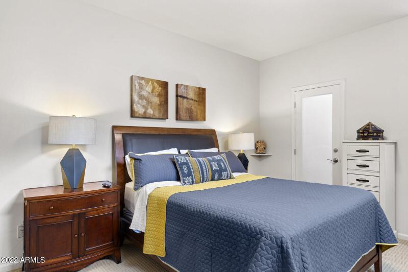 25_23010_N_86th_St__22_mls