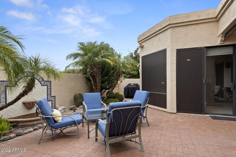 33_23010_N_86th_St__29_mls