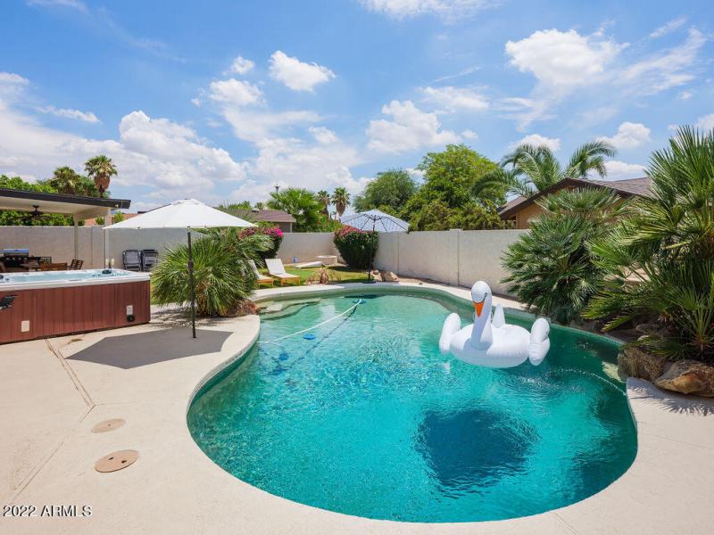 PROPERTYIMAGECO_6839EKeltonLn_WEB-6