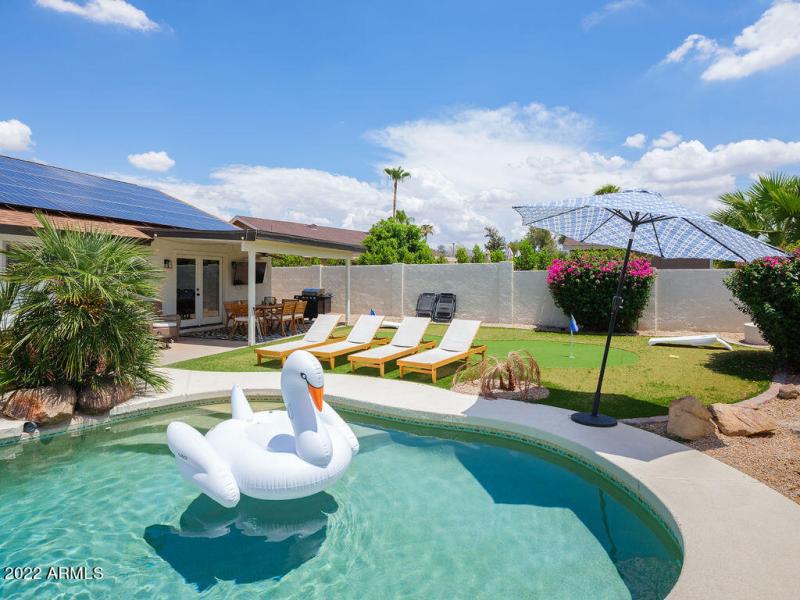 PROPERTYIMAGECO_6839EKeltonLn_WEB-8