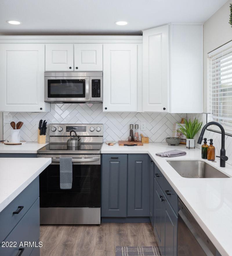 PROPERTYIMAGECO_6839EKeltonLn_WEB-32