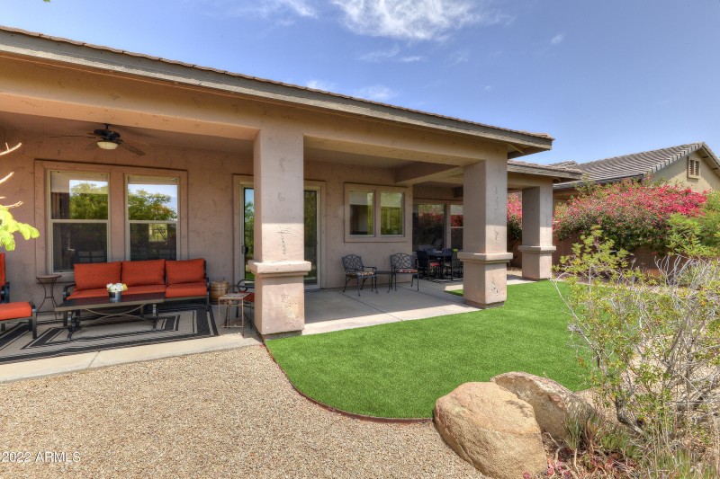 Large Covered Patio- w/BBQ