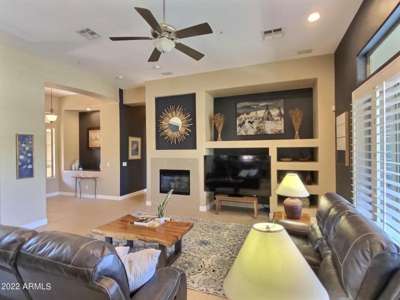 1946 W Eastman - Great Room a