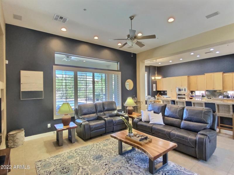 1946 W Eastman - Great Room b