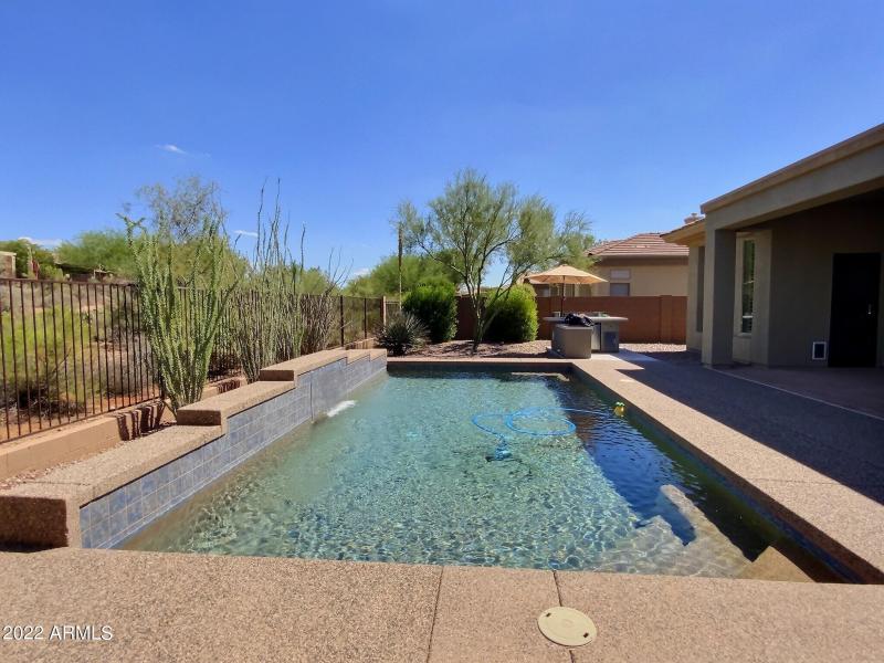 1946 W Eastman - Pool d