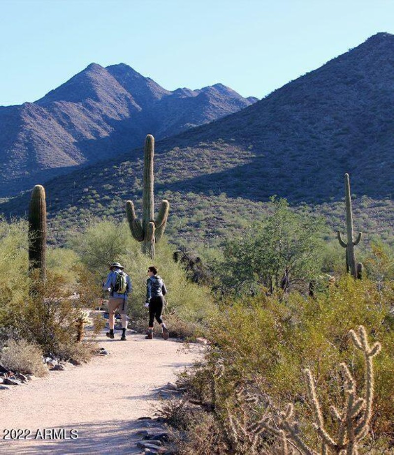 Walking Paths & Gateway Trail