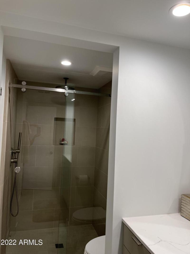 Walkin Master Shower