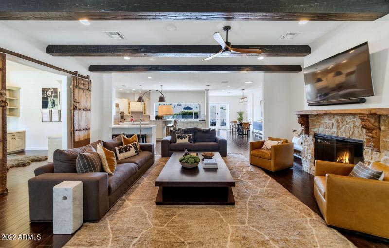 6139 E Calle Del Sud-large-007-008-6139